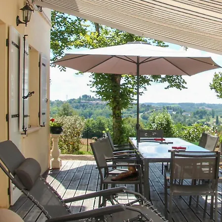 In De Quercy * Monclar-de-Quercy